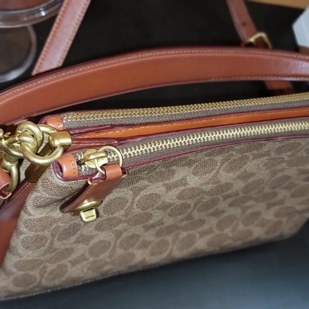 Coach Signature Brown and Red Handbag - Picture 3 of 12